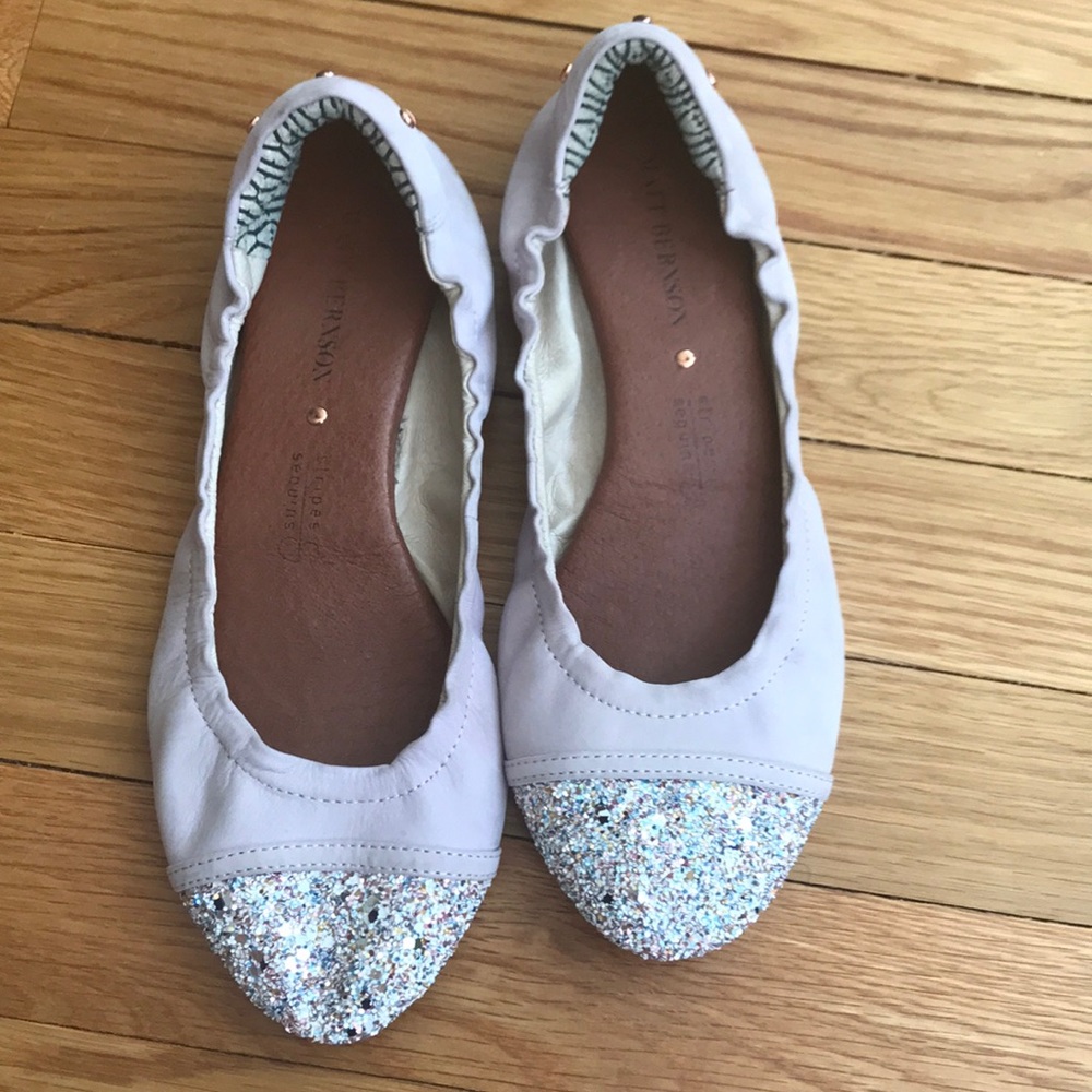 **HP 04/11/019***Matt Bernson Glitter Ballet Flats